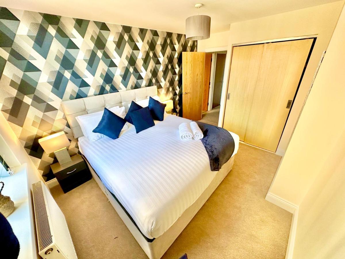 A Stylish Retreat - Super King Bed - Heart Of Town Centre - 5 Mins Stroll To Beach Μπόρνμουθ Εξωτερικό φωτογραφία